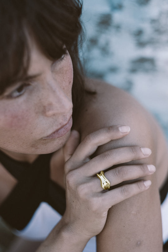 Sculptural gold ring from Atelier ORMAN