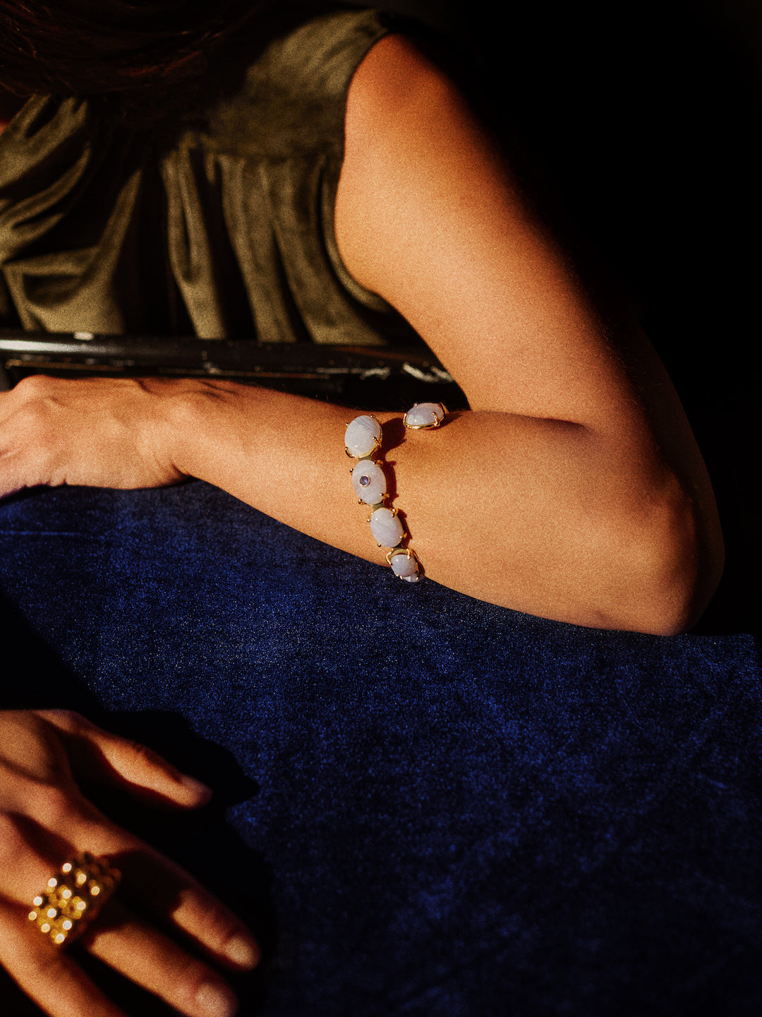 fine jewelry cuff bracelet in gold with agate and amethyst gemstones from Atelier ORMAN