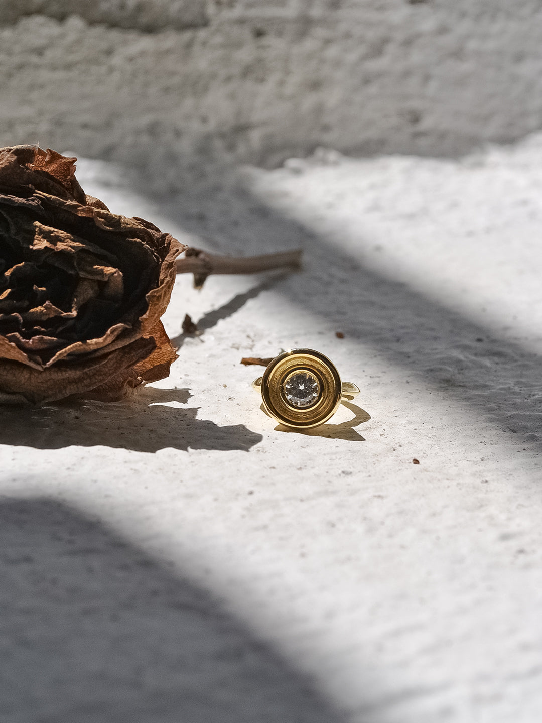 Solitaire gold ring from Atelier ORMAN