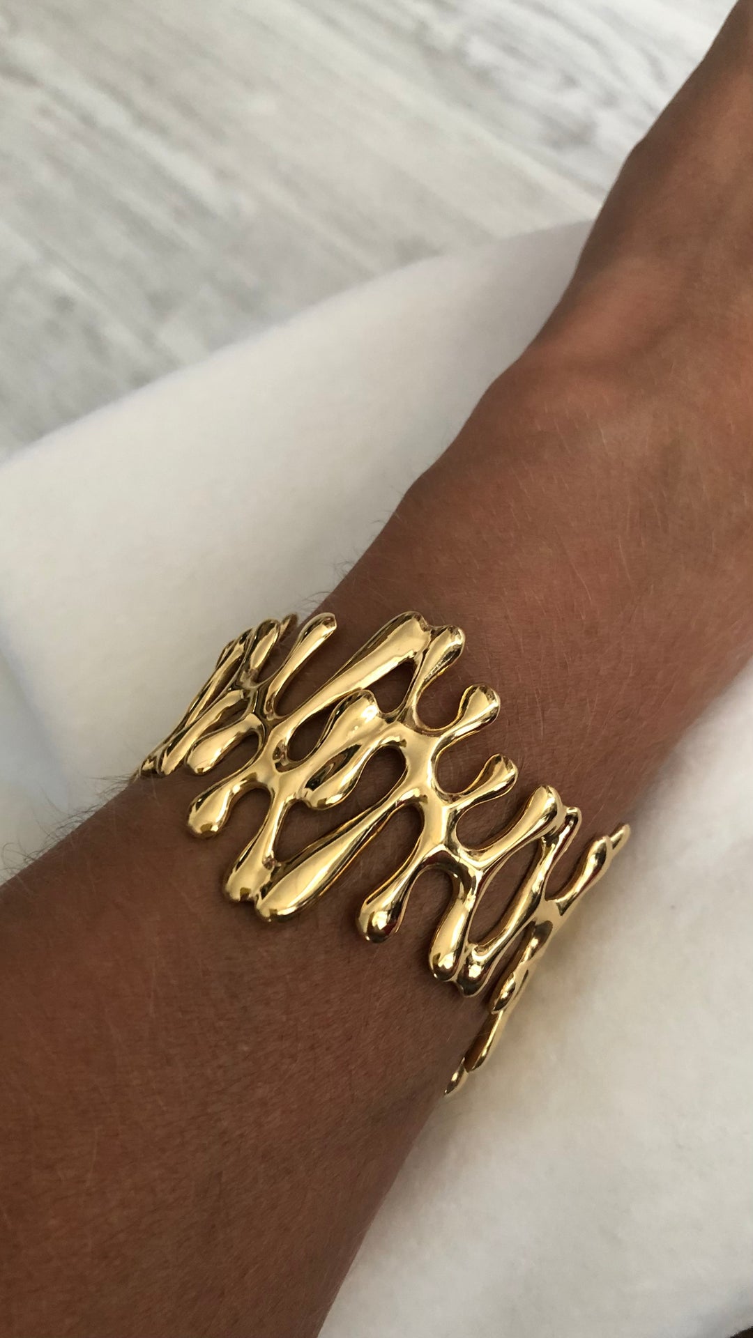 Drops Cuff