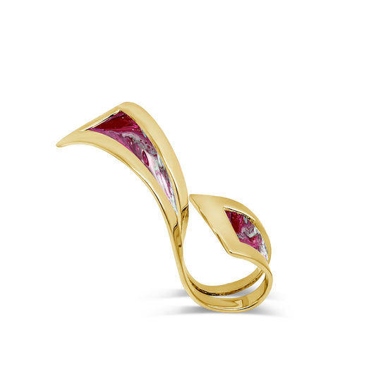 Gold cocktail ring with pink marbled enamel from Atelier ORMAN