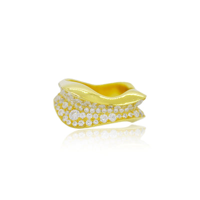 Sculptural diamond gold ring from Atelier ORMAN