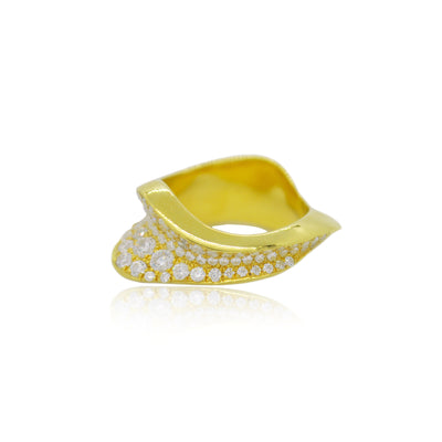 Sculptural diamond gold ring from Atelier ORMAN