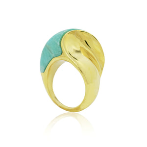 Sculptural, Gold cocktail ring with hand carved amazonite from Atelier ORMAN