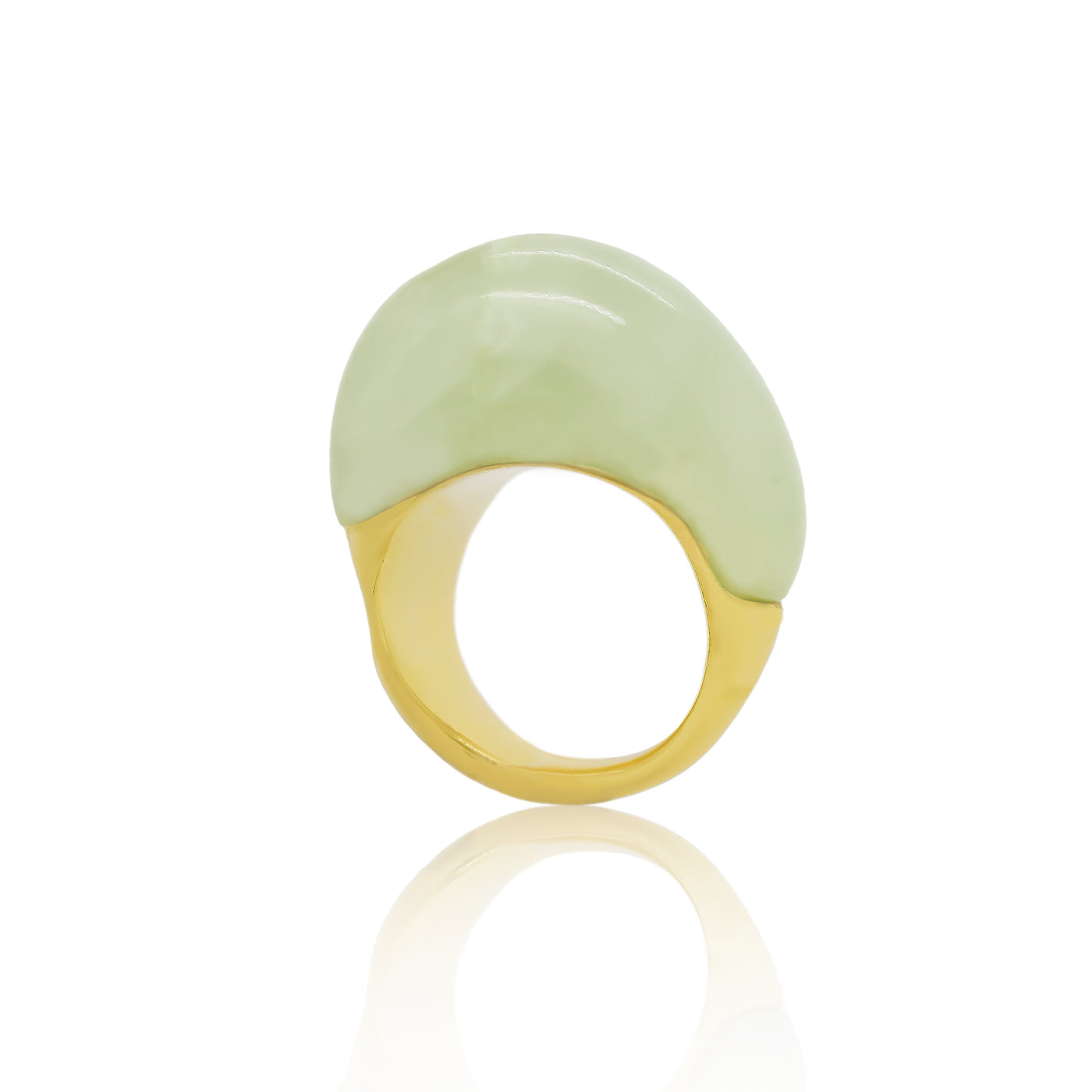 Sculptural, Gold cocktail ring with hand carved aventurine from Atelier ORMAN