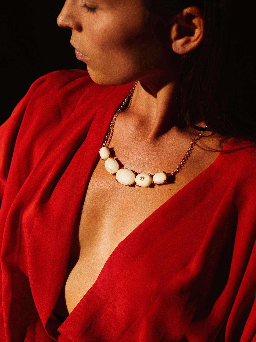 fine jewelry necklace in gold with mother of pearl and white sapphire gemstones from Atelier ORMAN