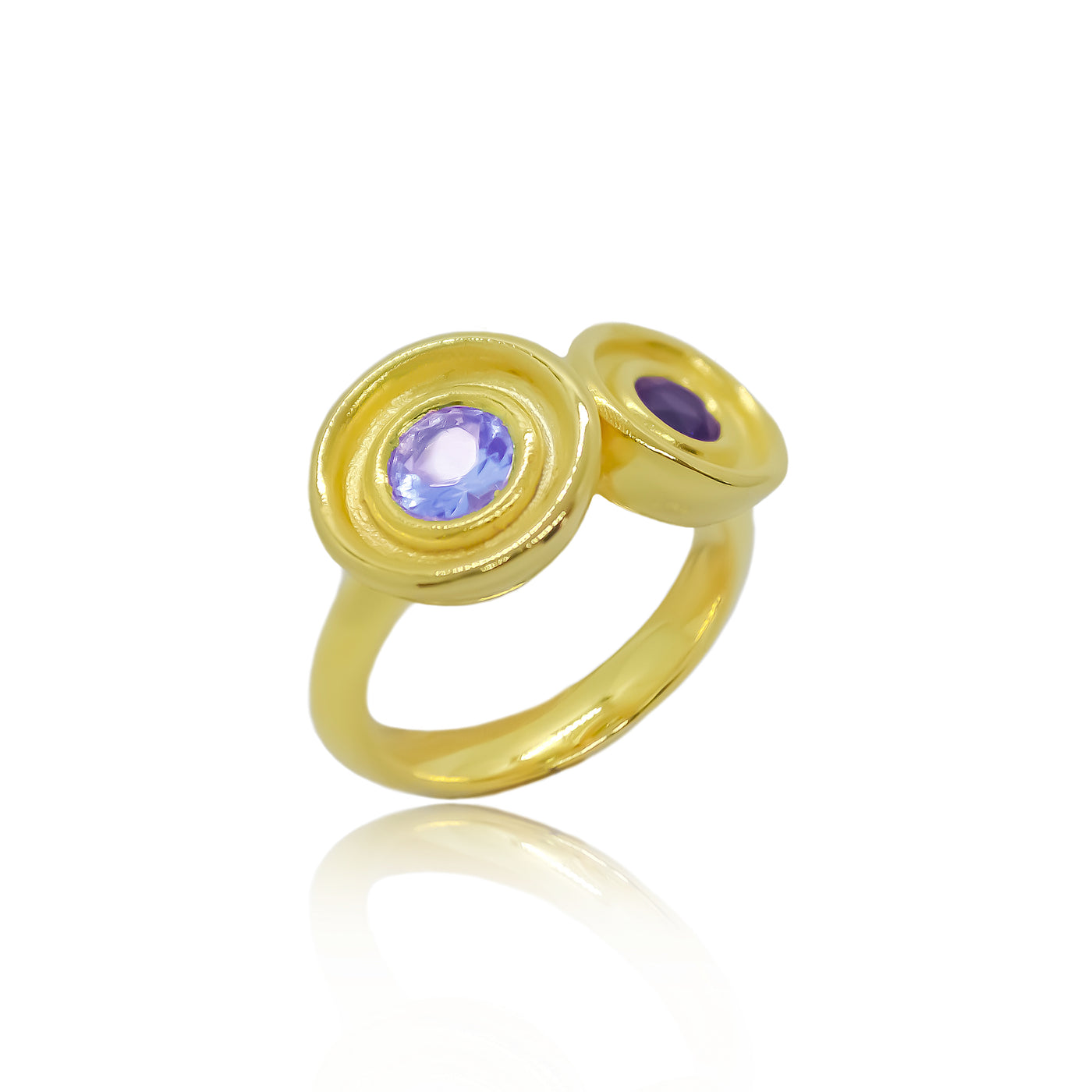 Gold cocktail ring with tanzanite and amethyst from Atelier ORMAN