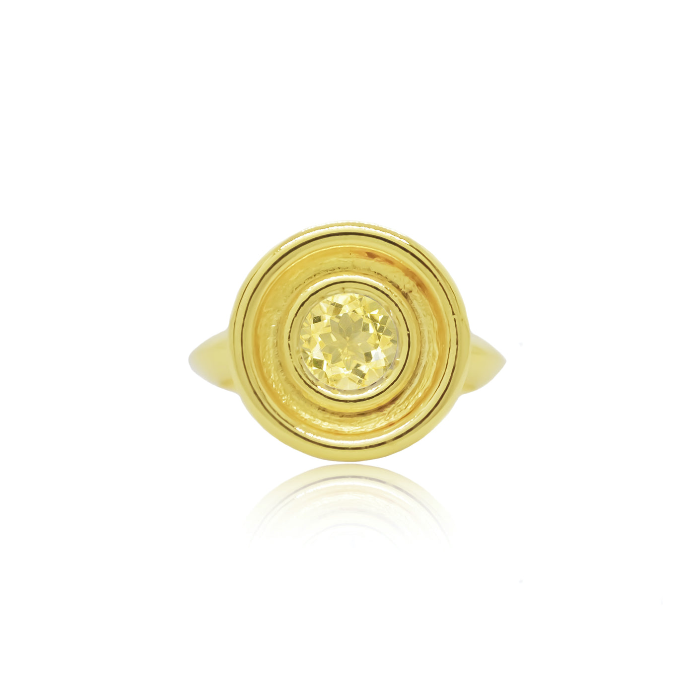 Solitaire cocktail ring in gold with citrine from Atelier ORMAN
